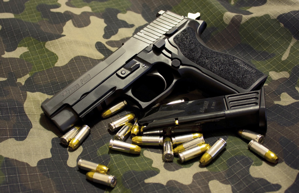 Why Navy SEALs are Over the Beloved Sig Sauer P226 Pistol The